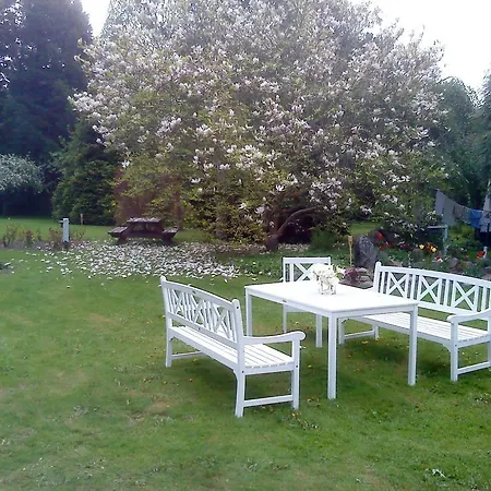 Dyrlev Bed & Breakfast 2*