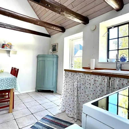 Dyrlev Bed & Breakfast 2*