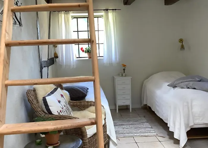 Dyrlev Bed & Breakfast 2*